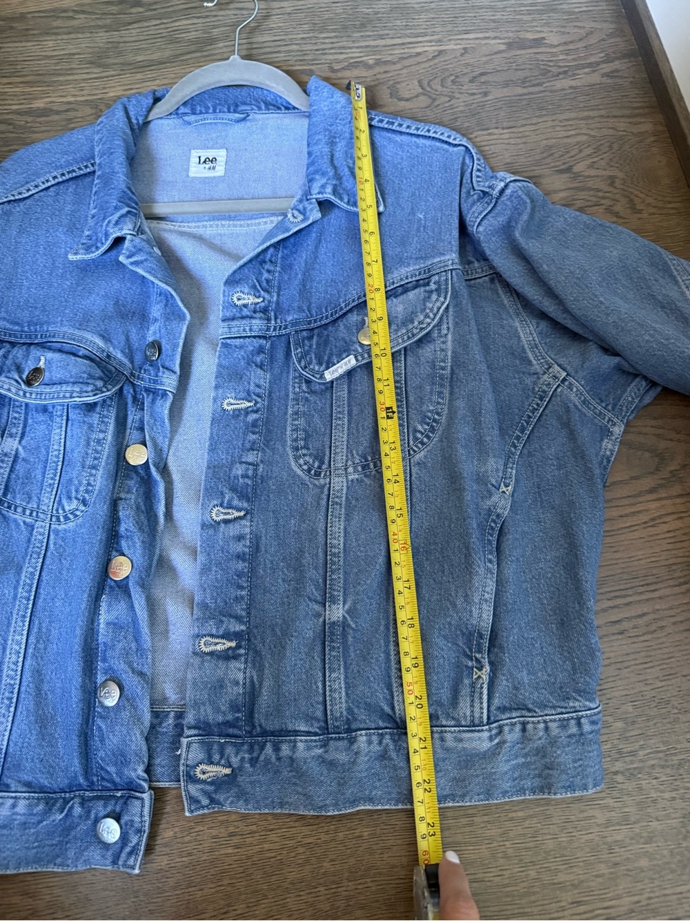 LEE&H&M Classic Light Wash Denim Trucker Jacket with silver buttons. M, EUC. - Picture 9 of 9